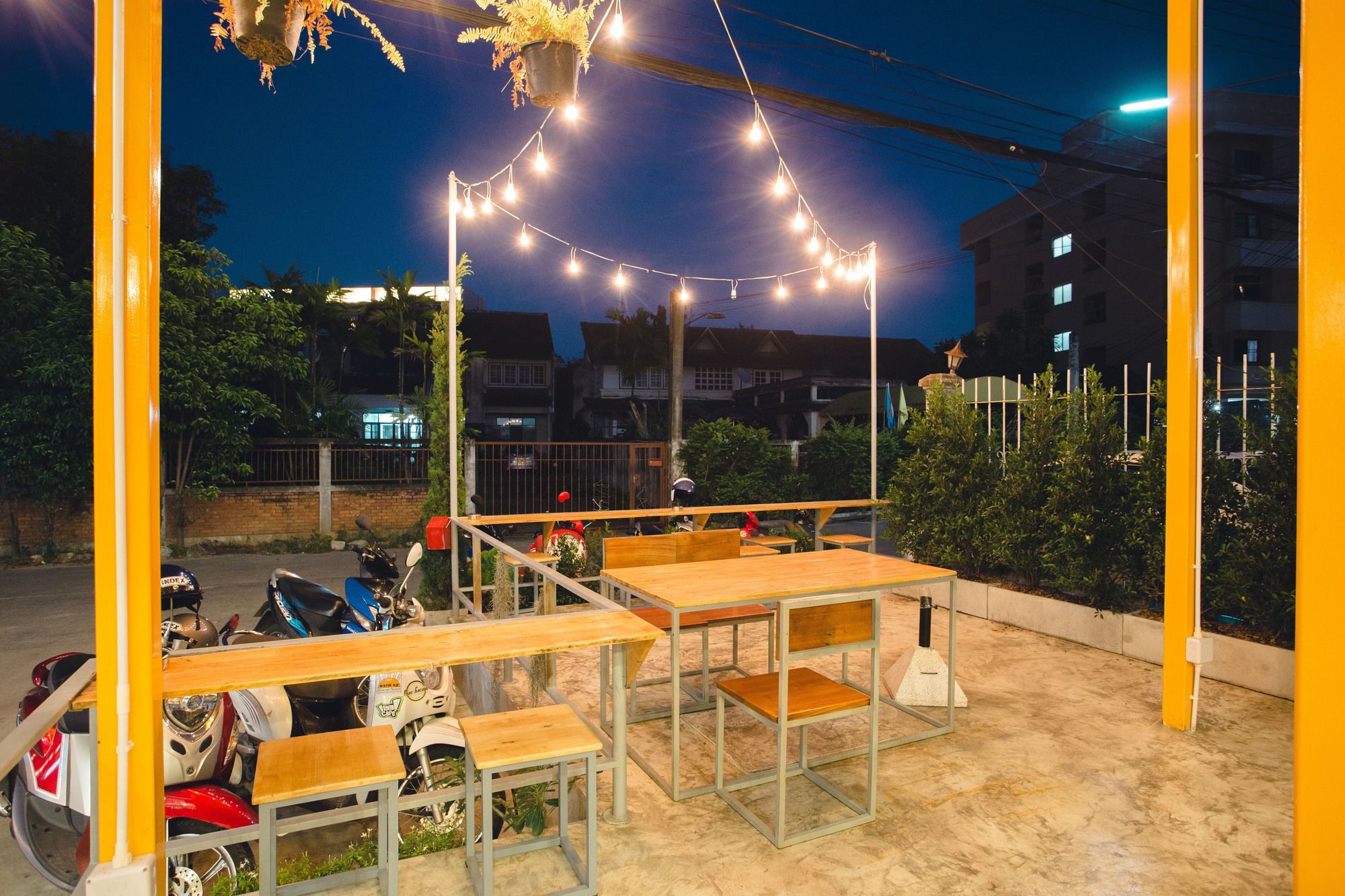 Hotel BEDGASM Poshtel x Cafe @ Nimman Chiang Mai Exterior foto